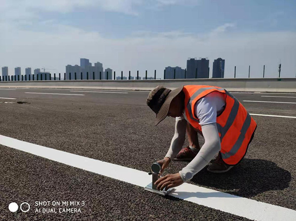 劃冷噴標(biāo)線什么設(shè)備好?簡易高效冷噴劃線機(jī) 劃冷噴標(biāo)線什么設(shè)備好?簡易高效冷噴劃線機(jī)